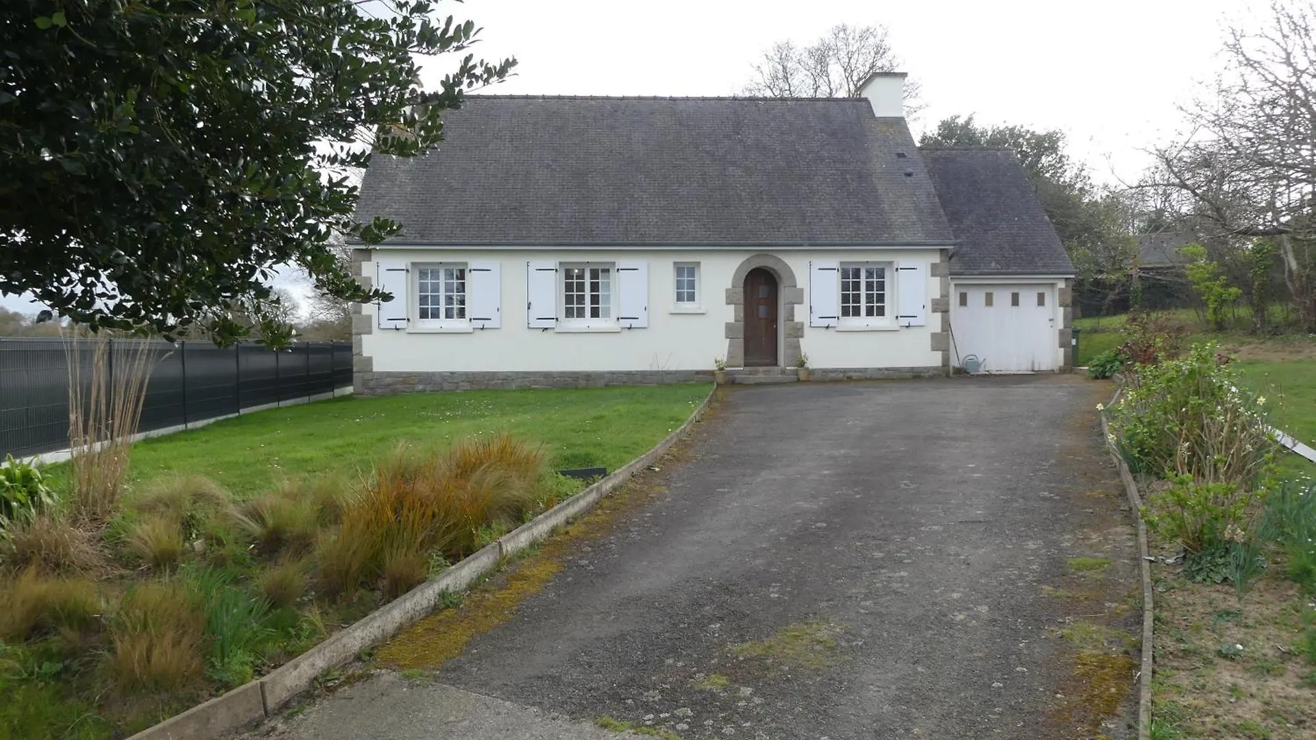 Maison En Bord De Rance Taden Holiday home