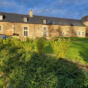 Bed & Breakfast Manoir De La Garaye - Parentale, Taden